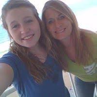 Melissa Ramage's Instagram, Twitter & Facebook