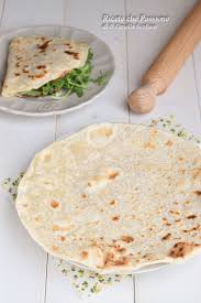 Attenzione però, al solito la ricetta della piadina cambia di casa in casa, di chiosco in chiosco. Piadina Romagnola Ricetta Originale Con Strutto Ricette Che Passione Ricette Ricette Di Cucina Pasti Italiani