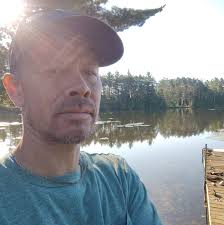 Who can install tiles in Marquette for commercial spaces?