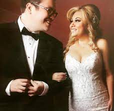 She begins an affair with her boss and strikes up an unlikely friendship with his wife. Franco Escamilla On Twitter Pues Hoy Cumplo 12 Anos De Casado Con Gabysalaz04 Como Ves Preciosa Otros 50 O Que