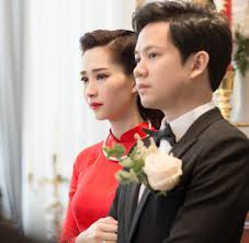 Hoa hậu toàn quốc báo tiền phong) là một cuộc thi sắc đẹp cấp quốc gia có thâm niên lâu năm tại việt nam, được tổ chức lần đầu vào năm 1988. Toan Cáº£nh Ä'am CÆ°á»›i Ä'Æ°á»£c Báº£o Vá»‡ Nghiem Ngáº·t Cá»§a Ä'áº·ng Thu Tháº£o Vá»›i Doanh Nhan Trung Tin