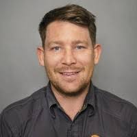 80+ perfiles de «Klug»