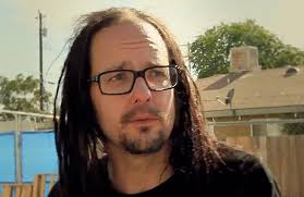 KORN: Jonathan Davis e la nuova canzone "Can You Hear Me" (video)