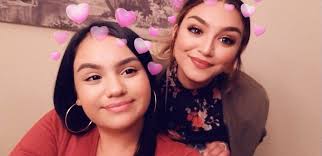 Yvette Lowry (@yvettelowry)