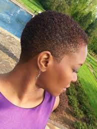 Ivy Mag By Vivi Je N Ai Pas Fait De Big Chop J Ai Juste Coupe Mes Cheveux 10 Coupes A Adopter Cheveux Naturels Courts Cheveux Courts Cheveux Crepus Court
