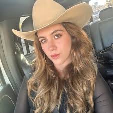 Yulissa Torres ⚡️ (@yultorres18)