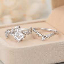 Kite Cut Lab Grown Diamond Engagement Ring Set Vine-Inspired Bridal Set |  AmandaFineJewelry