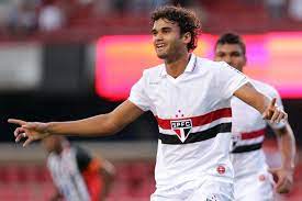 Der fußballspieler willian jose (willian jose) war in der saison 2017/2018 bei real sociedad unter vertrag und wird dort im sturm eingesetzt. Com Tres De Willian Jose Sao Paulo Vence Paulista Em Casa