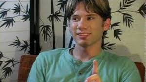 Justin Moe's Instagram, Twitter & Facebook