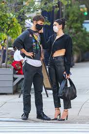 Dua lipa is celebrating her boyfriend's 22nd year. Dua Lipa And Anwar Hadid Out In Nyc 09 28 2020 Celebmafia