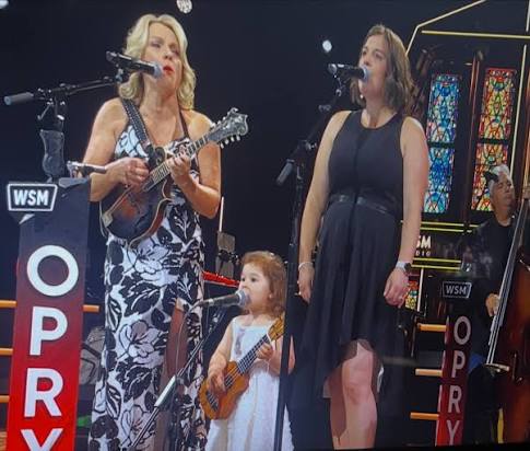 Special guest star debut by Faye Monroe on the Grand Ole @opry singing “Will the Circle Be Unbroken” along with MeMaw and Mommy singing along!!