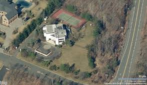 It is located 15 miles (24 km) north of midtown manhattan. Lil Kim Close To Foreclosing 3 Million Mansion Hiphopdx