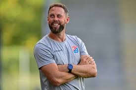 Co coach Marc Endres Unterhaching single picture, action, action, 26 08  2023, Unterhaching Germany