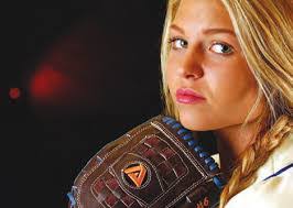 Sara Hermansen's Instagram, Twitter & Facebook