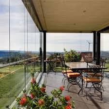 Cover Verglasungen Machen Ihren Balkon Sitzplatz Oder Terrasse Zum Zusatzlichen Wohnraum Und Wintergarten Die Verglasung Wintergarten Haus Bauen Architektur