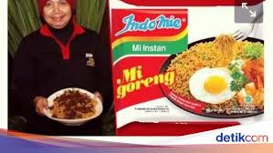 Nunuk nuraini (tengah), pencipta varian indomie (foto: Cg3j9zuyieelim