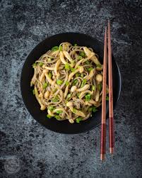 They can appear either below ground (hypogeous) or above ground (epigeous) where they may be picked by hand. Makaron Soba Z Grzybami Shimeji