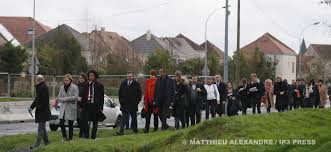 Paris est desservie par 6 gares situées en plein centre. Matthieu Alexandre On Twitter Larem 20 Members Of Parliament Party La Republique En Marche Visit Trappes West Of Paris As The First Stop Of France Cities Tour Https T Co Czotctbytm