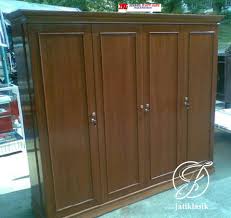 Mengenai harga tidak usah khawatir karena kami disini akan memberikan kepada anda harga yang terjangkau. Jual Lemari Pakaian Jati Minimalis 4 Pintu Jati Klasik Furniture