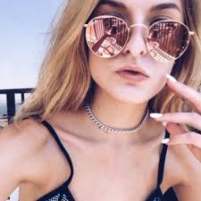 Black And Gold Ray Bans Glasses Choosed The Prefect Pair Of Sunglasses To Suit Your Face This Summer Here Rayban Sunglasses Fashion Ray Ban Sunglasses Round Ray Bans Ray Ban Round Metal