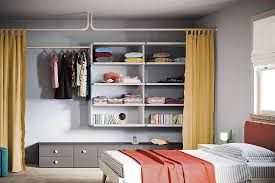 Appendere la tv al muro o al soffitto, come vediamo in questa. Armadi Con Ante A Libro Tira Piega Apri Cose Di Casa