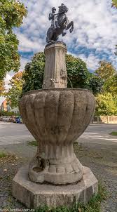 Brunnen In Munchen Wensauerplatz Munchen Italien Reisen Brunnen