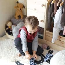 Wenn eltern ihre kinder ins bett bringen wollen, brauchen sie häufig viel geduld und durchhaltevermögen. Der Start In Den Tag Mit Einem Kleinkind Geborgen Wachsen