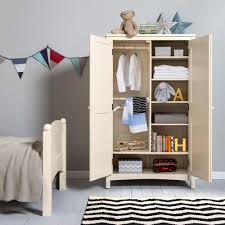 Menggunakan lemari pakaian dengan pintu kaca cocok buat anak remaja. Lemari Pakaian Anak Sederhana Perabot Kamar Tidur Ide Dekorasi Rumah Lemari Pakaian