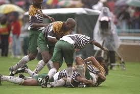Aprovechando el tirón de la última y brillante película dirigida por el maestro clint eastwood. Soccer Laduma On Twitter Fbf On This Day In 1996 Bafana Bafana Beat Algeria 2 1 In An Afcon Quarter Final Match