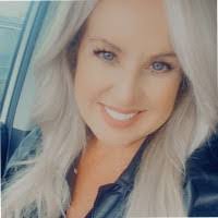 Stephanie Casper's Instagram, Twitter & Facebook