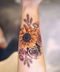 Mirror tattoo ist ein studio, das auf höchstem hygiene niveau arbeitet. 30 Best Sunflower Tattoos For Women 2021