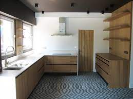 Maybe you would like to learn more about one of these? Cuisine Moderne En Chene Massif Dessinee Et Fabriquee Au Pays Basque Par L Atelier Etienne Bois