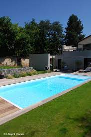 construction d une piscine sur un terrain en pente terrain en pente piscine et jardin et construire une piscine