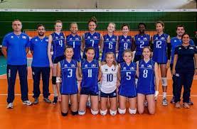 Émile rousseaux, l'entraîneur de l'équipe de france, a présélectionné 24 joueuses en vue du prochain championnat d'europe. L Equipe De Equipe De France Cadette De Volley Ball Facebook