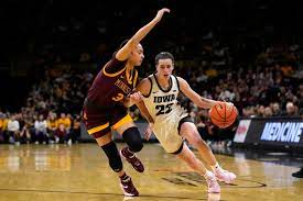 Caitlin Clark sets Big Ten career assist record in No. 4 Iowa women's 94-71  win over Minnesota | Basketball | kdhnews.com
