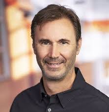 Scott Benjamin's Instagram, Twitter & Facebook