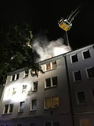 Ein wichtiges kriterium bei der wohnunggssuche ist häufig der balkon. Fw Ge Dachstuhlbrand In Gelsenkirchen Uckendorf Verursacht Hohen Sachschaden Presseportal