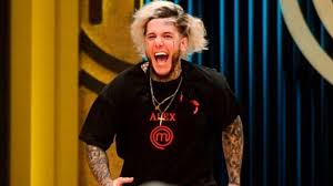 Masterchef celebrity 2 está cada vez más cerca de la gran final, en la que un participante se llevará $1.200.000 y, como cada domingo, un cocinero debió abandonar el certamen en el que sólo quedan seis concursantes en competencia. Masterchef Celebrity 2021 Alex Caniggia Eliminado De Masterchef Celebrity Argentina Marca Claro Argentina