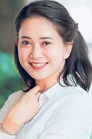 Diangkat dari novel nukilan suri ryana dengan judul sama, ia mengisahkan tentang bella, seorang pelajar di universiti korea selatan menghabiskan cuti semesternya di malaysia. Kimchi Untuk Awak 2017 Trakt Tv