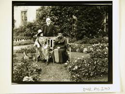 Robert Wynter Blathwayt (1850-1936), Margaret Ermintrude Chandos-Pole-Gell,  Mrs Robert Wynter Blathwayt (1854-1927) and his stepmother Mary Sarah  Hibbert Oates, Mrs Wynter Thomas Blathwayt (1834-1925)) 454078