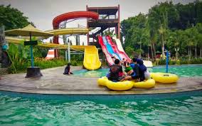 Kolam renang ini juga dibangun bukan untuk tujuan bisnis dan wisata semata, tetapi mampu membantu banyak siswa sekolah dalam mempelajari olahraga berenang. Wisata Kolam Renang Subang Tempat Wisata Indonesia