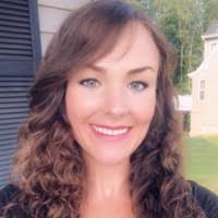 Shelli Thompson's Instagram, Twitter & Facebook