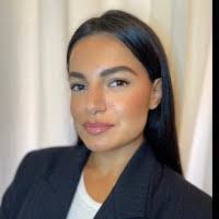 Anna Giannetti's Instagram, Twitter & Facebook