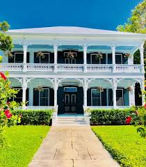 We've asked some of the south's most respected architects for their input on exterior house paints. 10 Design Trends Defining South Florida Style Lori Dennis