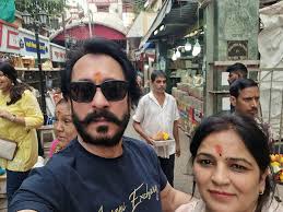 गुरु नानक देव जी की जयंती और देव दिवाली की आप सब को सपरिवार मेरी तरफ से  बहुत बहुत शुभकामनाएं आज मुंबा देवी, बाबुल नाथ, महालक्ष्मी जी ...