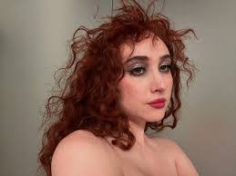 Elena Mcleod's Instagram, Twitter & Facebook