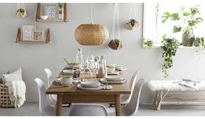 Naturel C Est Une Tendance Qui Mixe Parfaitement L Ethnique Et Le Vintage En Version Nature La Deco Est Intemporelle Facile A Viv Idee Deco Deco Table Basse