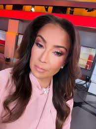 Julie is the prettier one