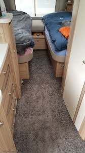 Unsere redaktion begrüßt sie als leser zum großen produktvergleich. Teppich Im Wohnwagen Seite 3 Ein Und Umbauten Unserer Mitglieder Camperpoint