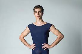 Vediamo assieme qualcosa su di loro e sui momenti che li hanno visti spiccare nel corso delle varie puntate del reality. Intervista A Alessandro Cavallo Di Michele Olivieri